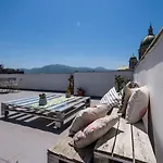 Flamingo Couette-café 3*