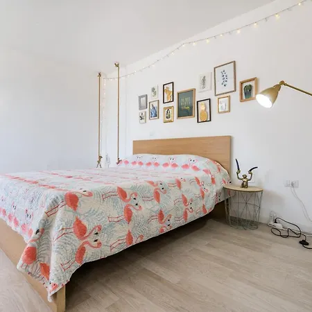 Flamingo Bed & Breakfast *