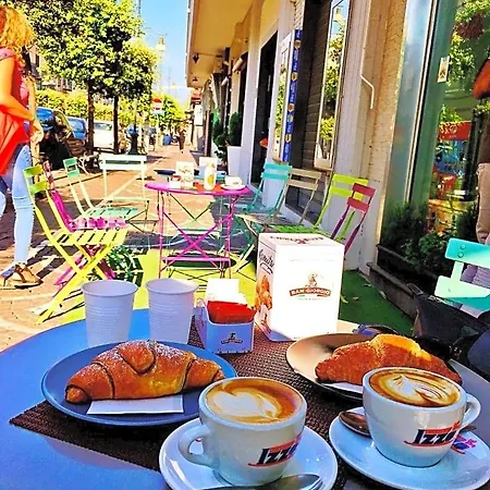 Flamingo Bed and Breakfast Πομπηία