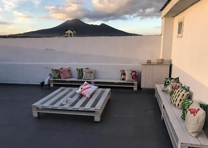 לינה וארוחת בוקר Flamingo פומפיי