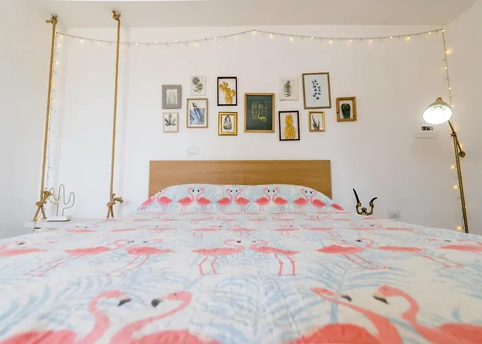 לינה וארוחת בוקר Flamingo פומפיי