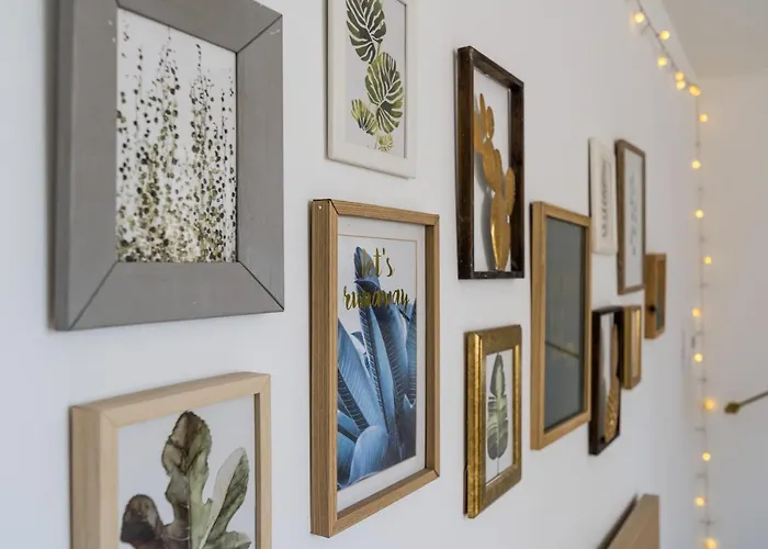 Flamingo לינה וארוחת בוקר 4*