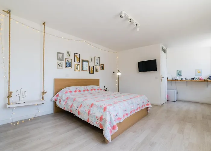 Flamingo 3*