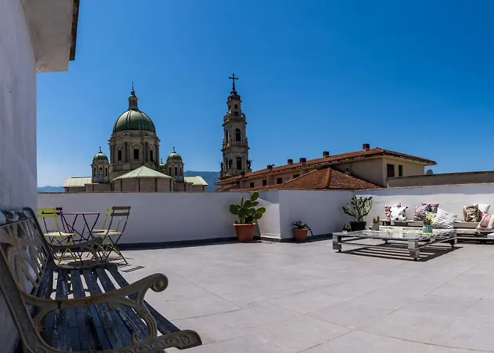 Flamingo לינה וארוחת בוקר