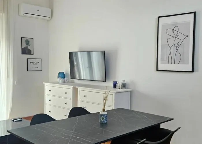 לינה וארוחת בוקר Flamingo פומפיי